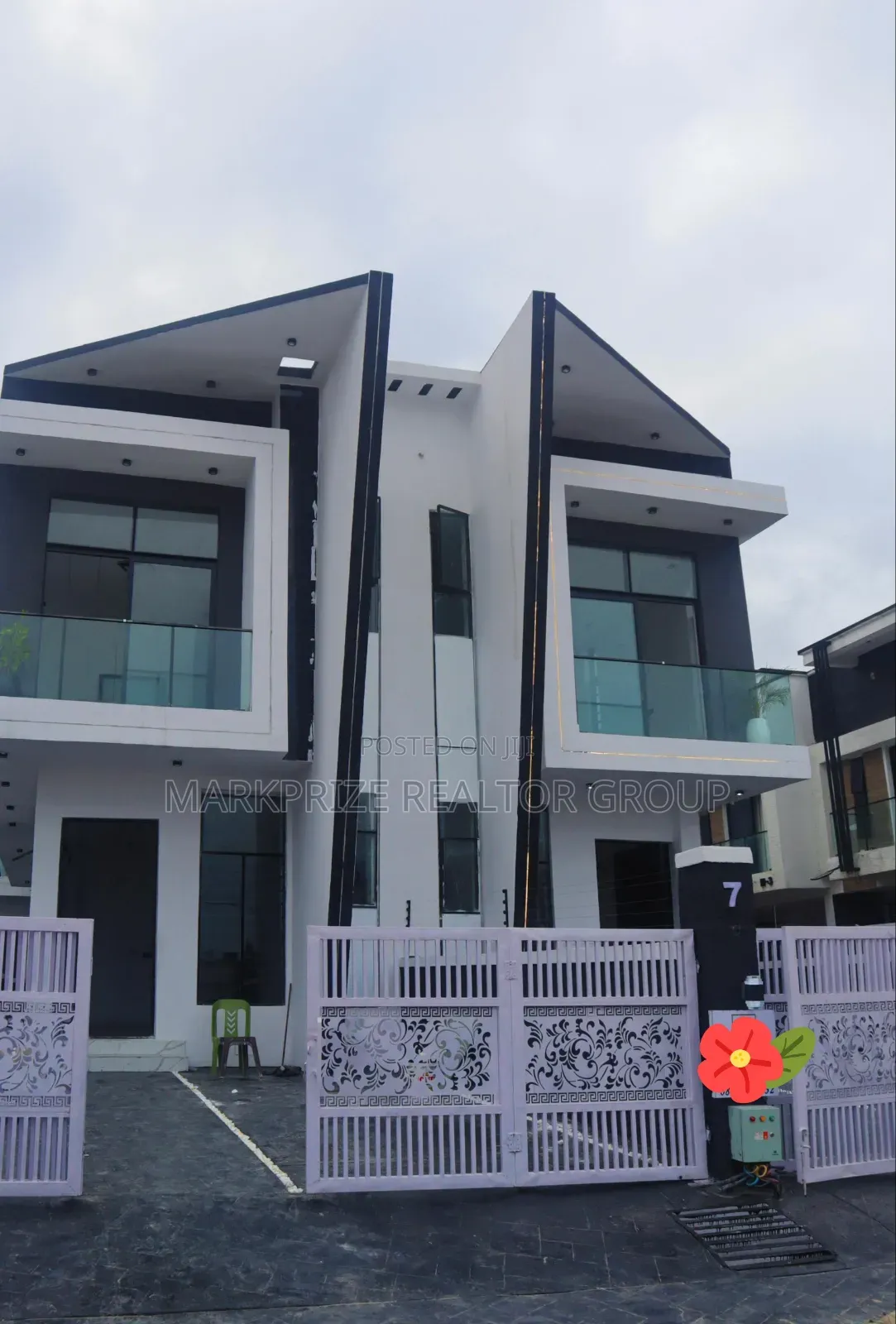 4bdrm Duplex in Ikota Gra Lekki for sale