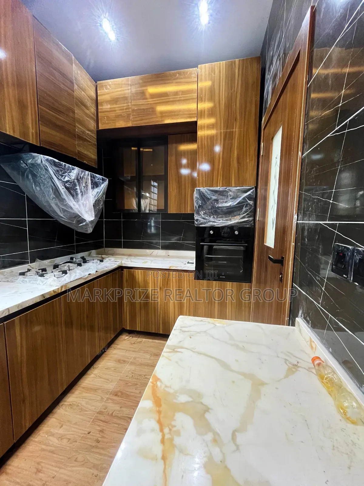 4bdrm Duplex in Ikota Gra Lekki for sale