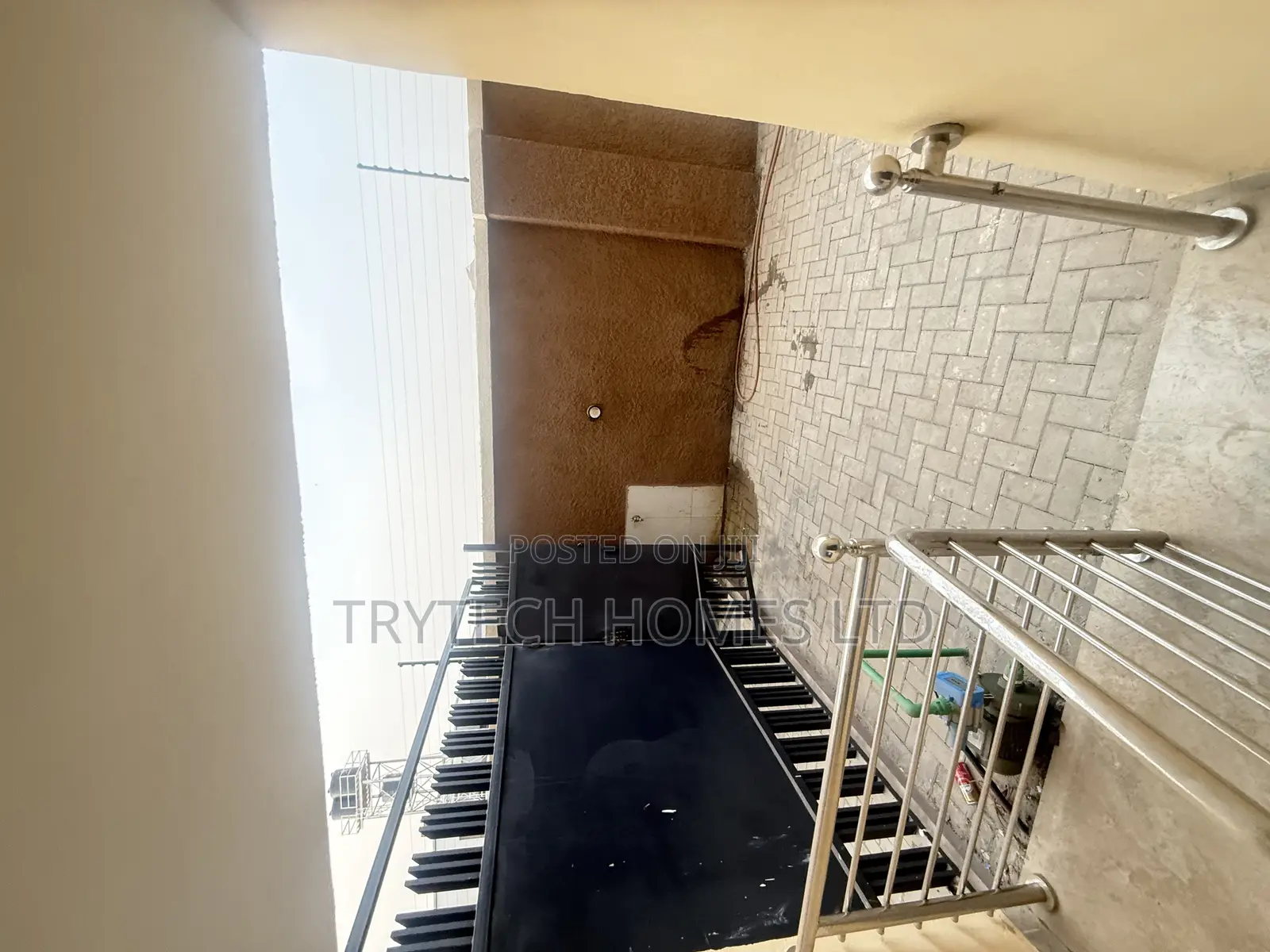 4bdrm Duplex in Lifecamp, Dape for sale