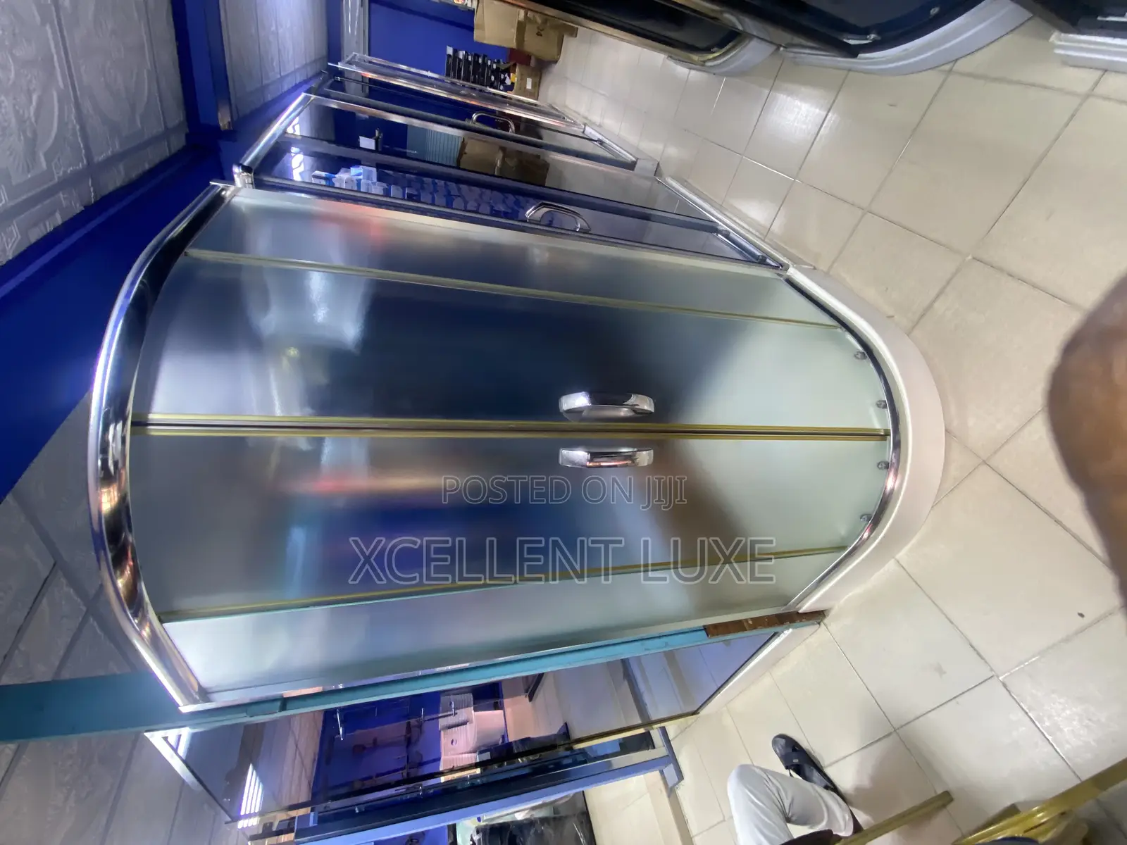 Shower Cubicle Enclosure. Made With Tempered Glass. 90x90cm