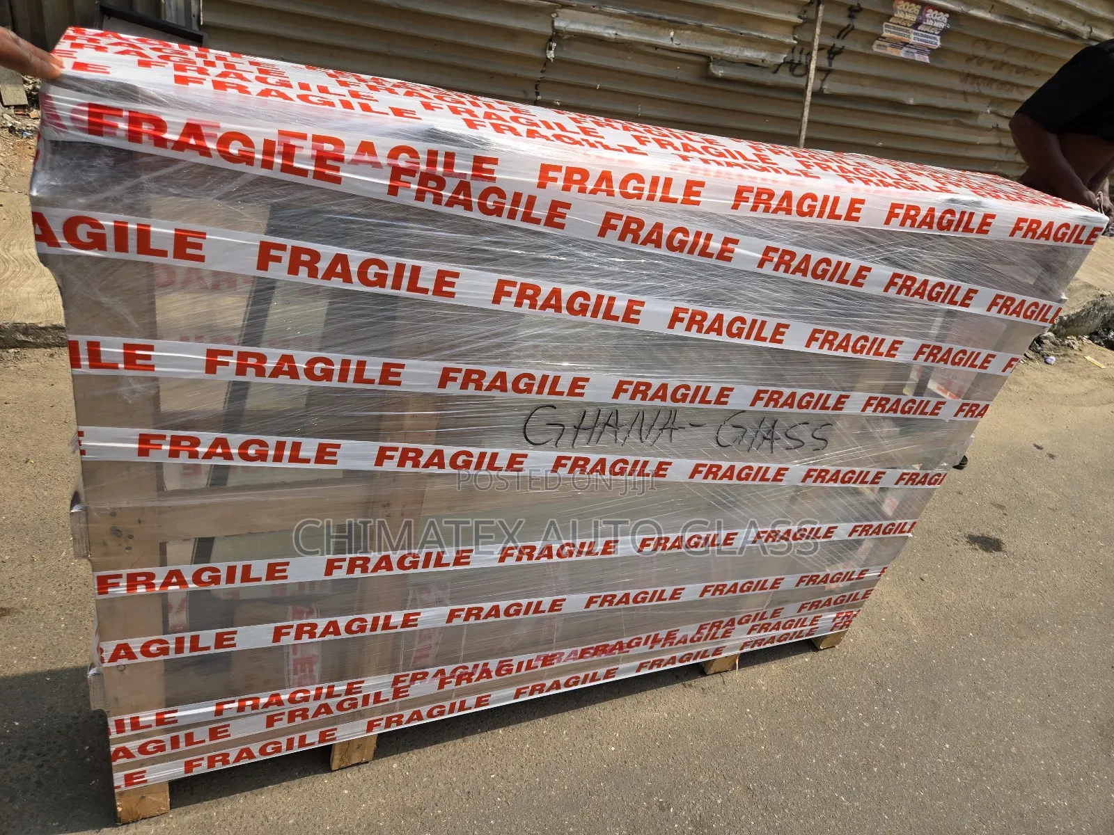 We Deliver To All Country's All Models Of Windscreen Glass