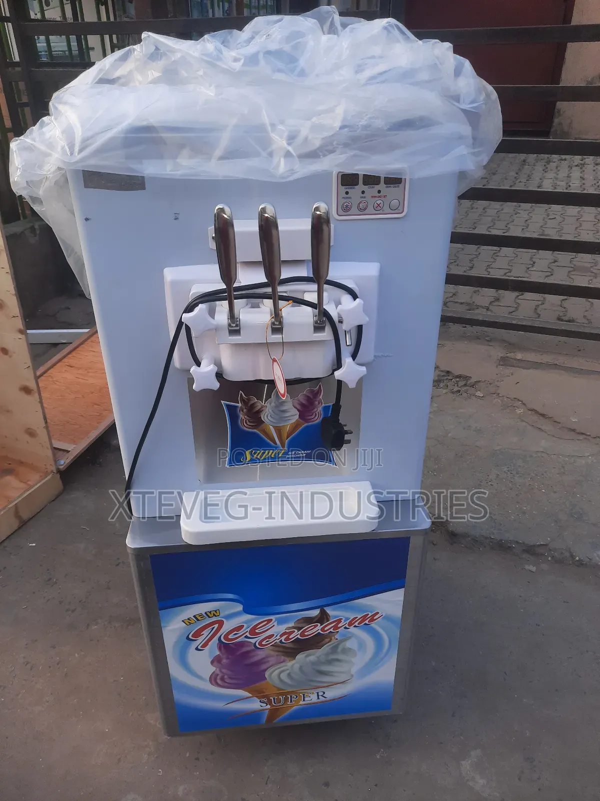 Commercial Ice-Cream Machine (Standing)