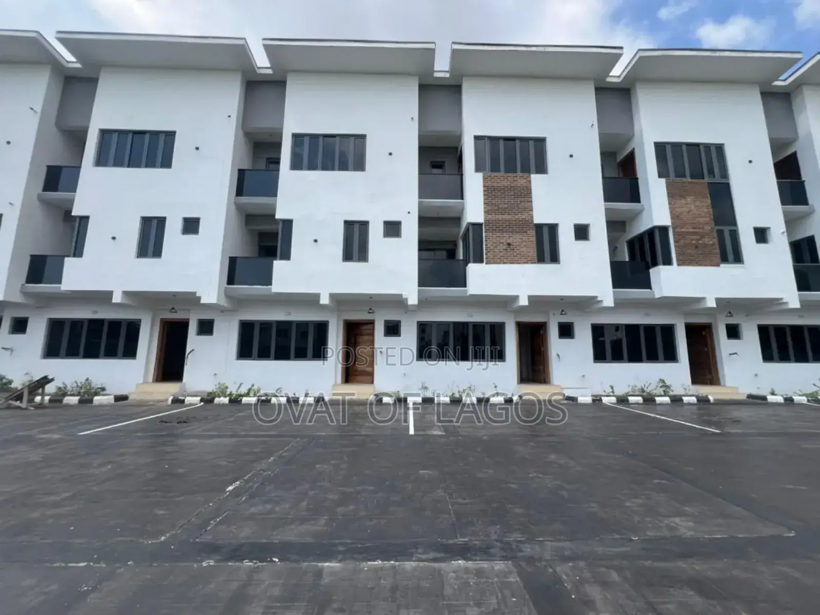 4bdrm Duplex in Lekki Phase 1 for rent