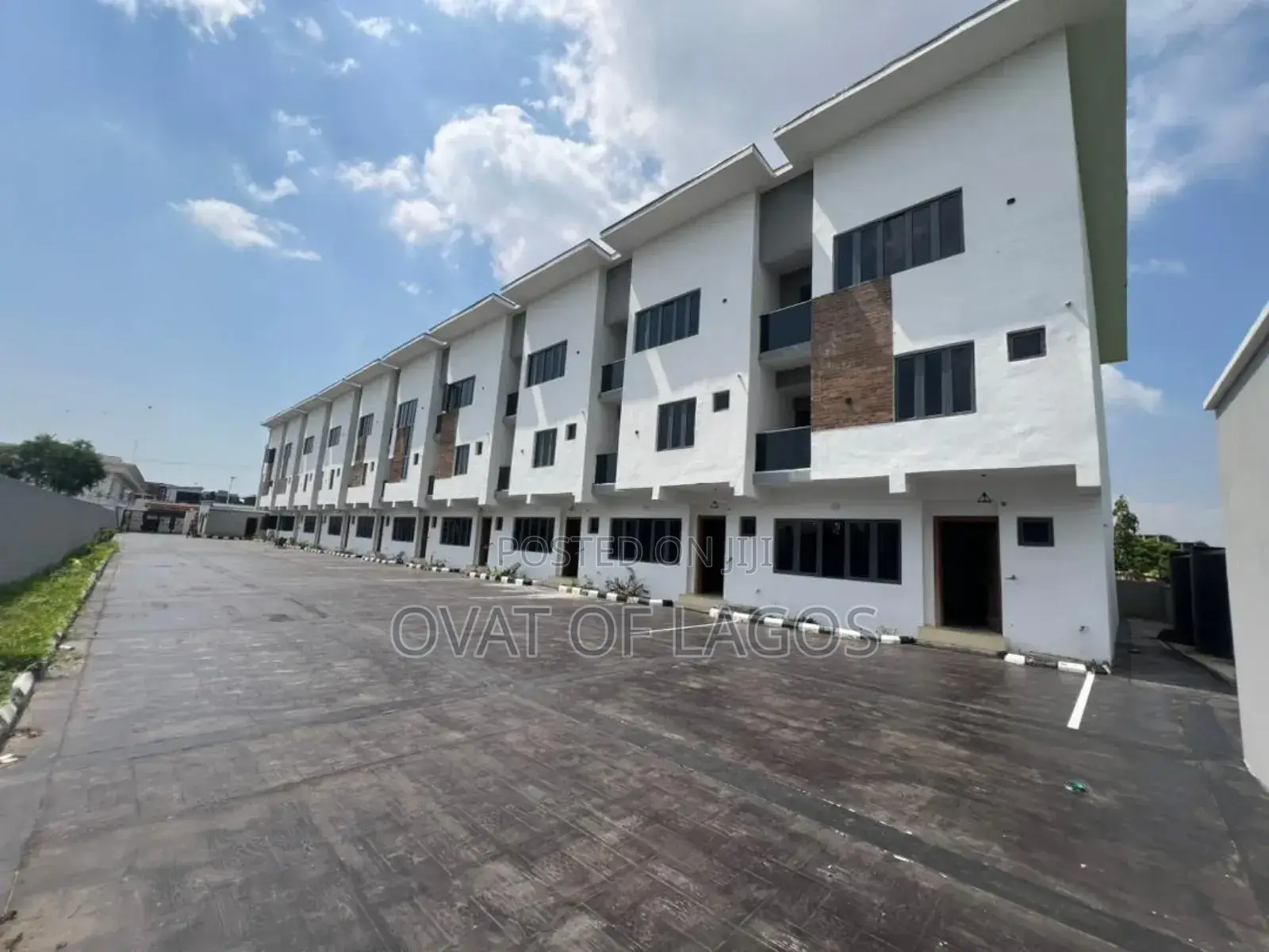 4bdrm Duplex in Lekki Phase 1 for rent