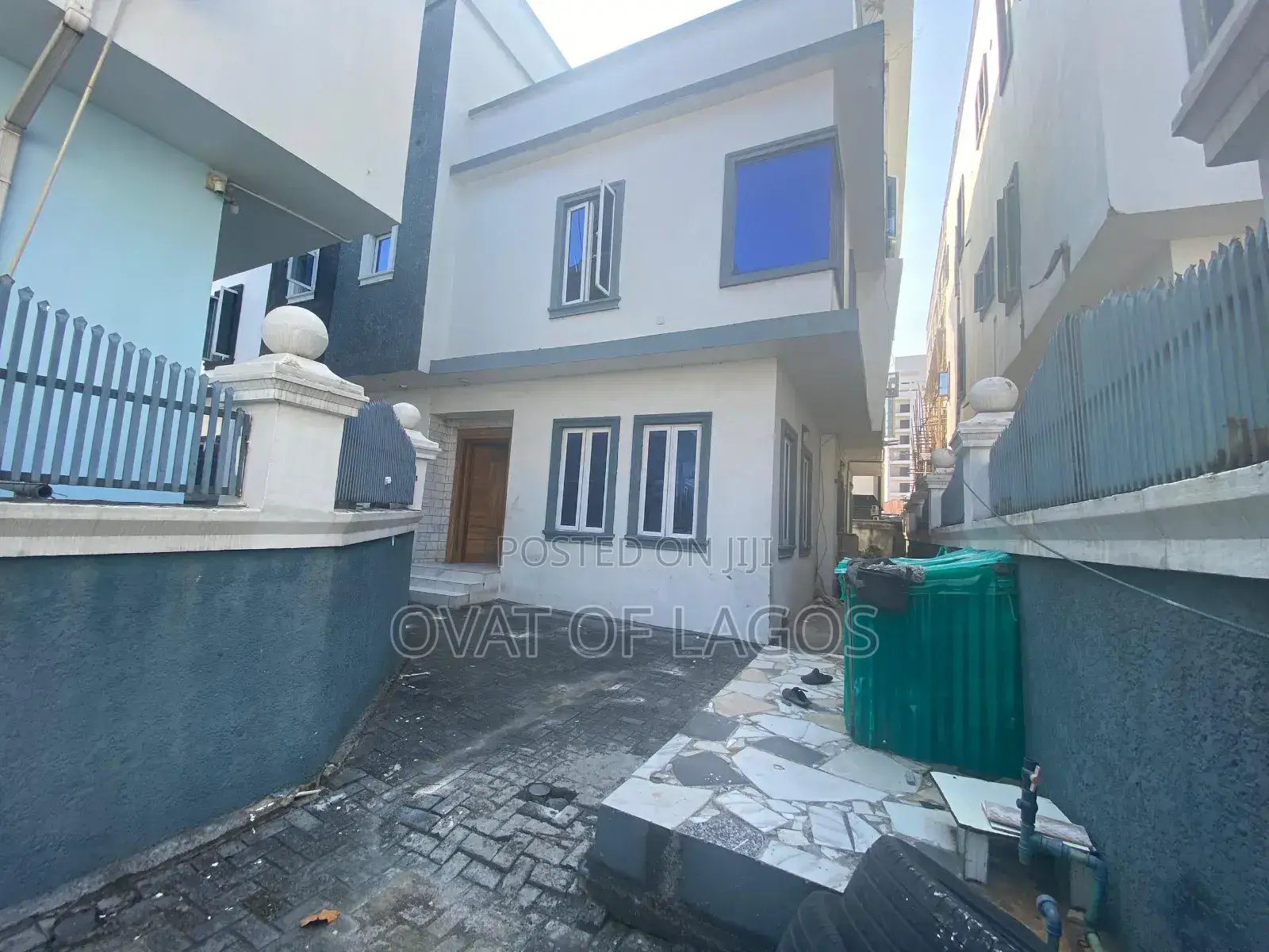 5bdrm Duplex in Lekki Phase 1 for sale