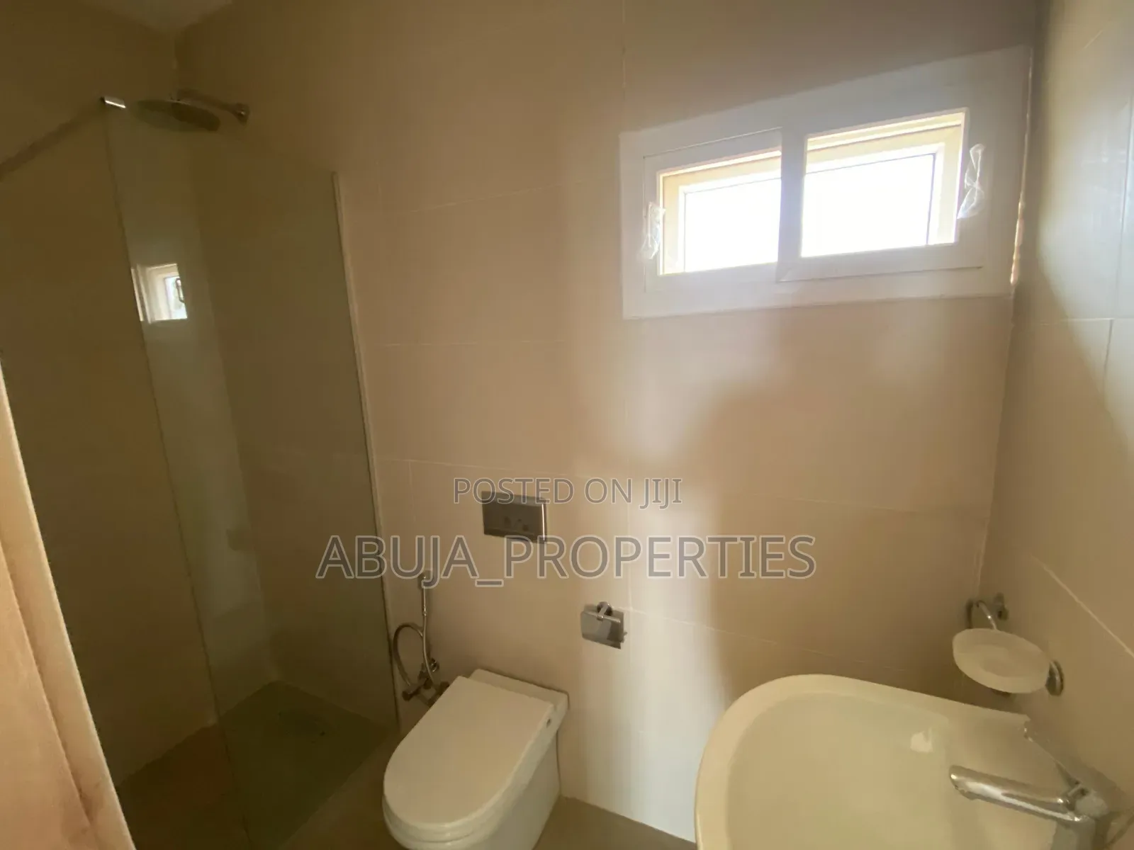 4bdrm Duplex in In A Secured Estate, Life Camp for rent