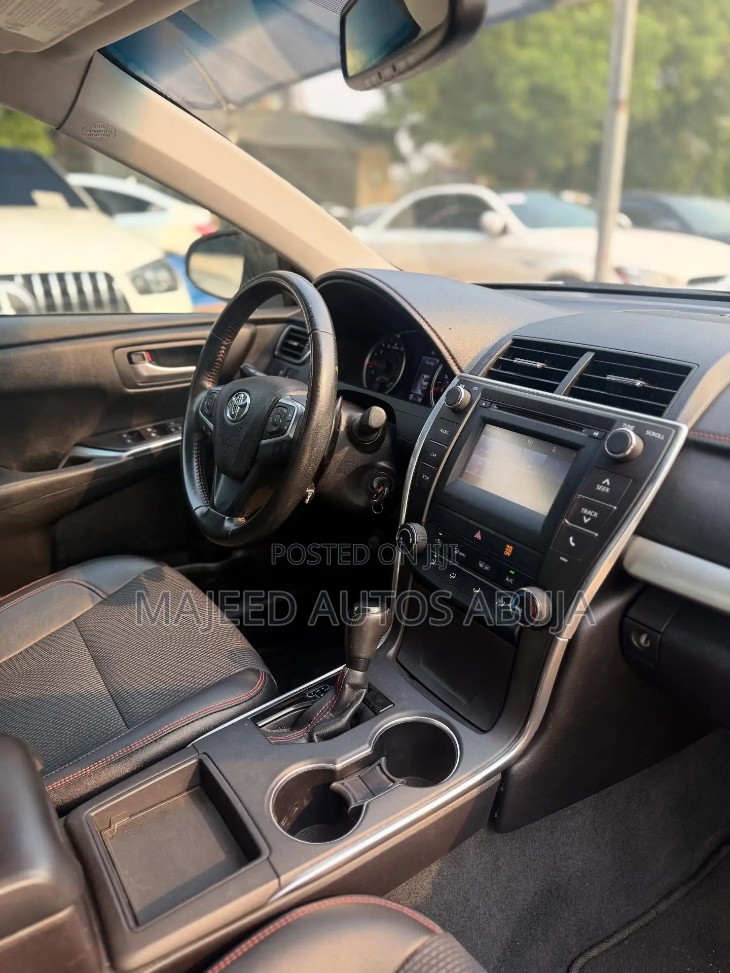 Toyota Camry SE w/Special Edition Pkg (2.5L 4cyl 6A) 2016 White