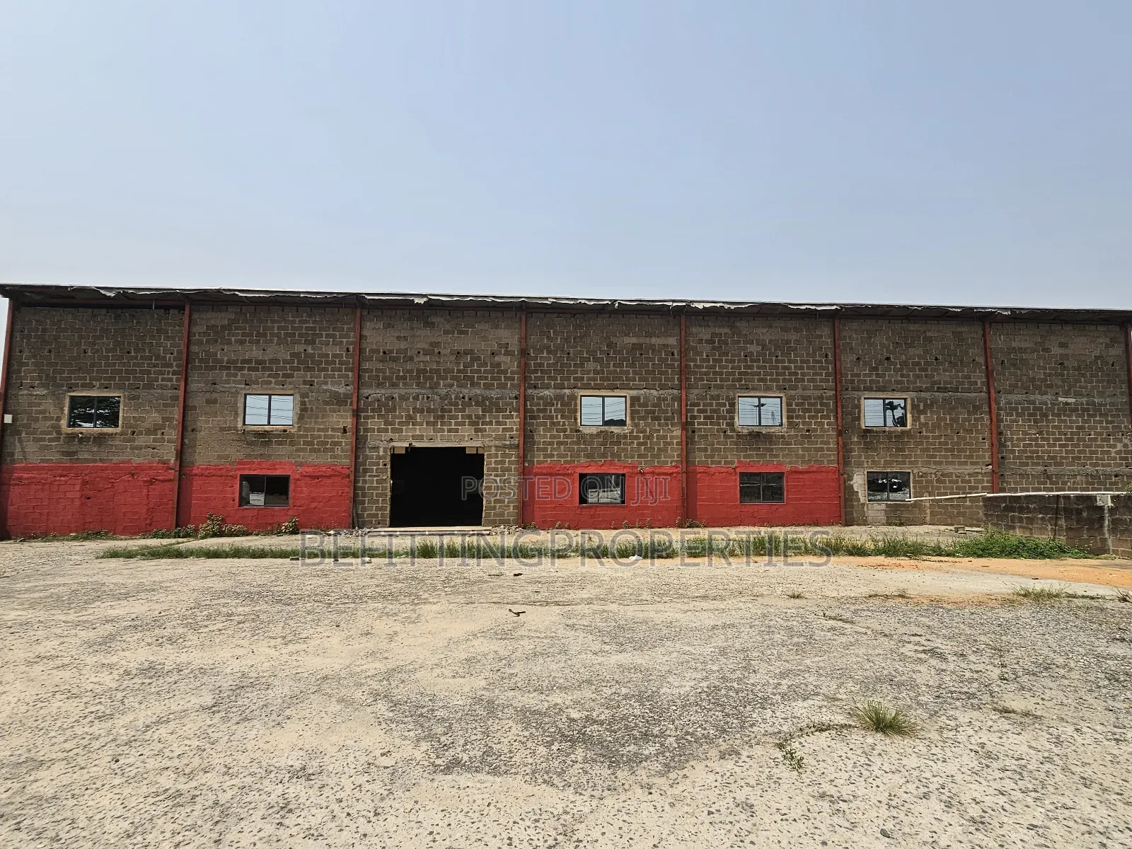 Clean 520sqm Warehouse in Ikeja for Rent