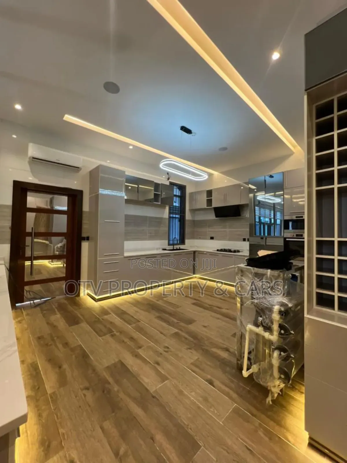 Furnished 5bdrm Duplex in Banana Island for sale