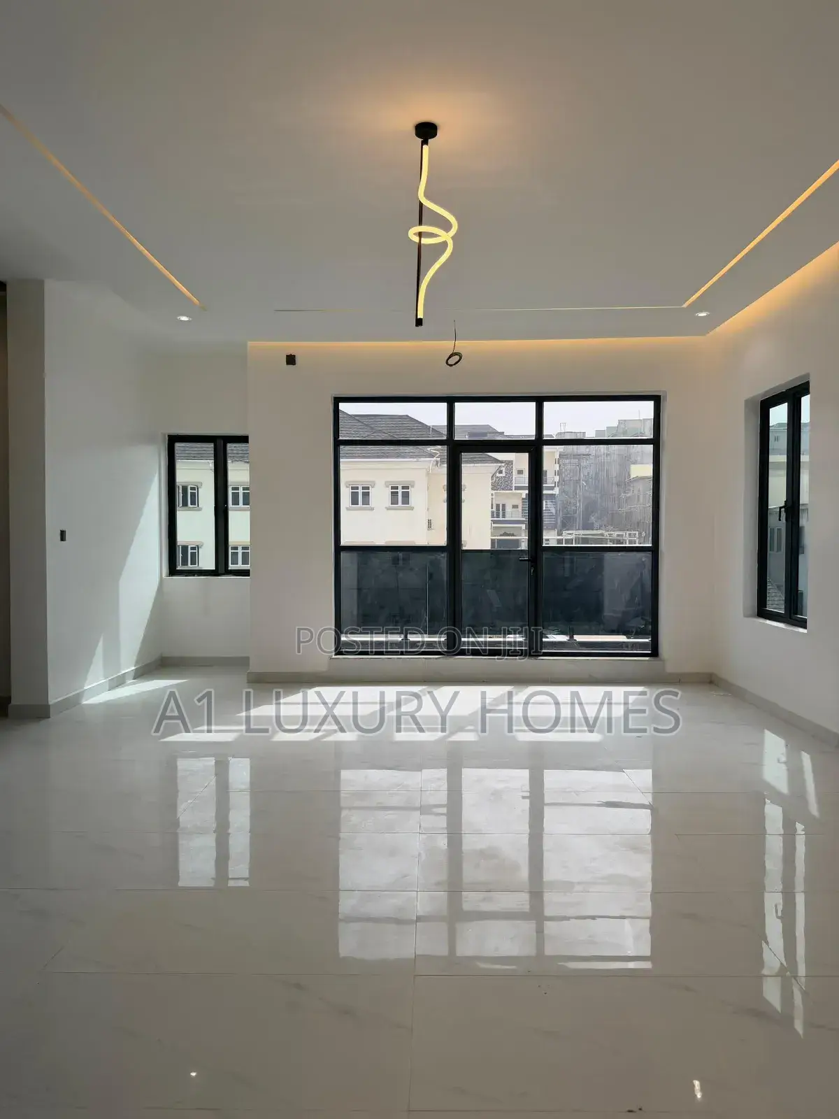 5bdrm Duplex in Guzape District for sale