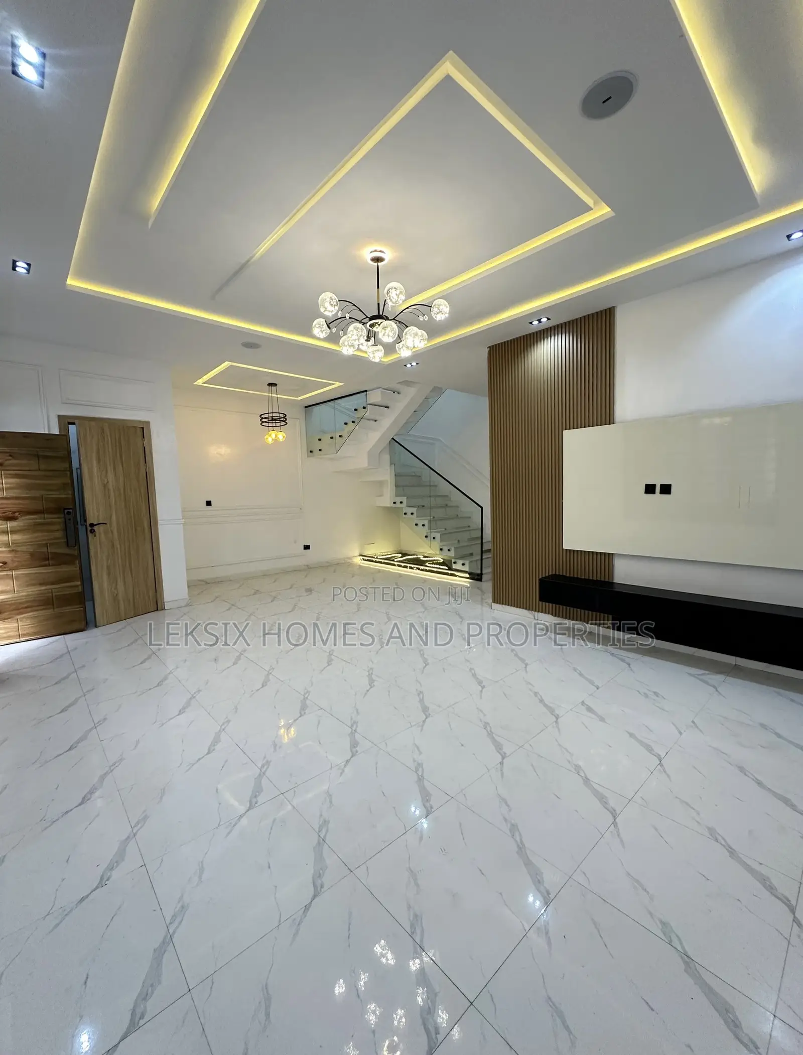 4bdrm Duplex in A Well Secured, Lekki Phase 2 for sale