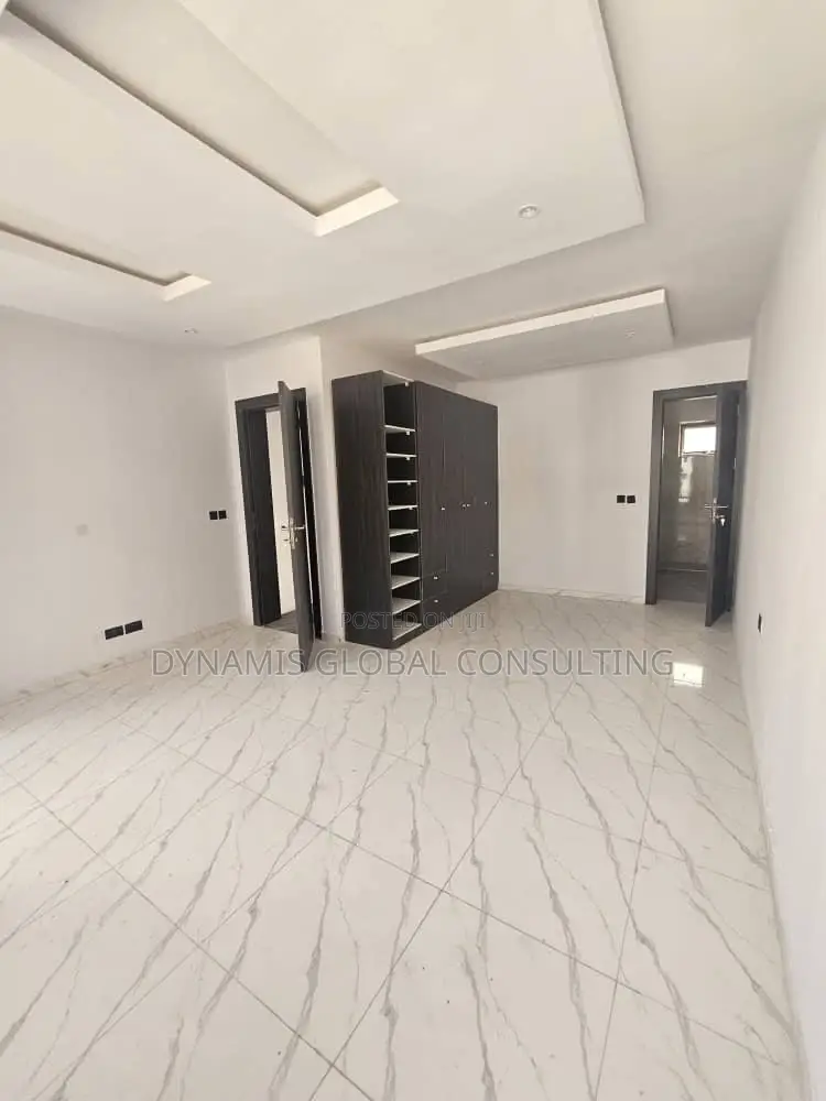 Furnished 4bdrm Townhouse/Terrace in Oregun for sale