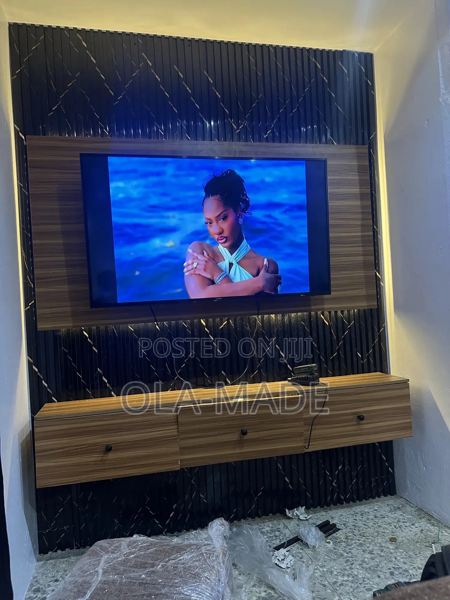 6 Feet by 10 Feet Tv Wall Panel