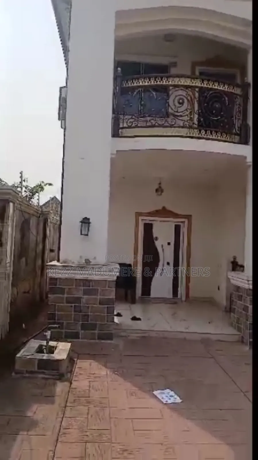 5bdrm Duplex in Human Race Estate, for sale
