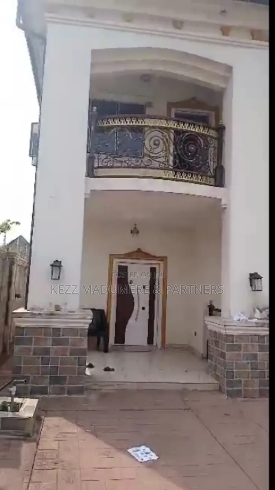 5bdrm Duplex in Human Race Estate, for sale