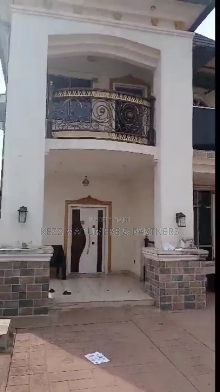 5bdrm Duplex in Human Race Estate, for sale