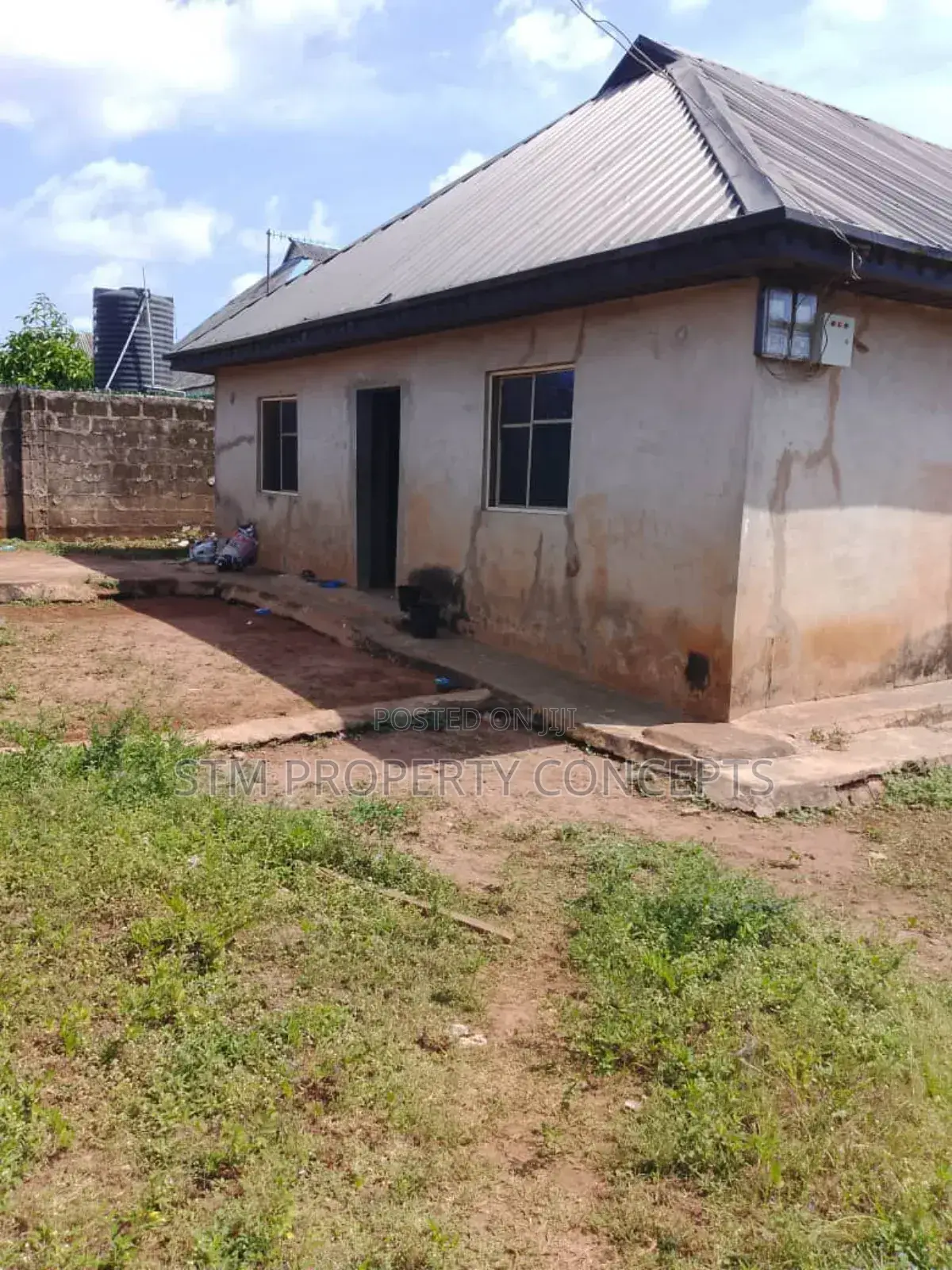 Furnished Mini Flat in Ayetoro for sale