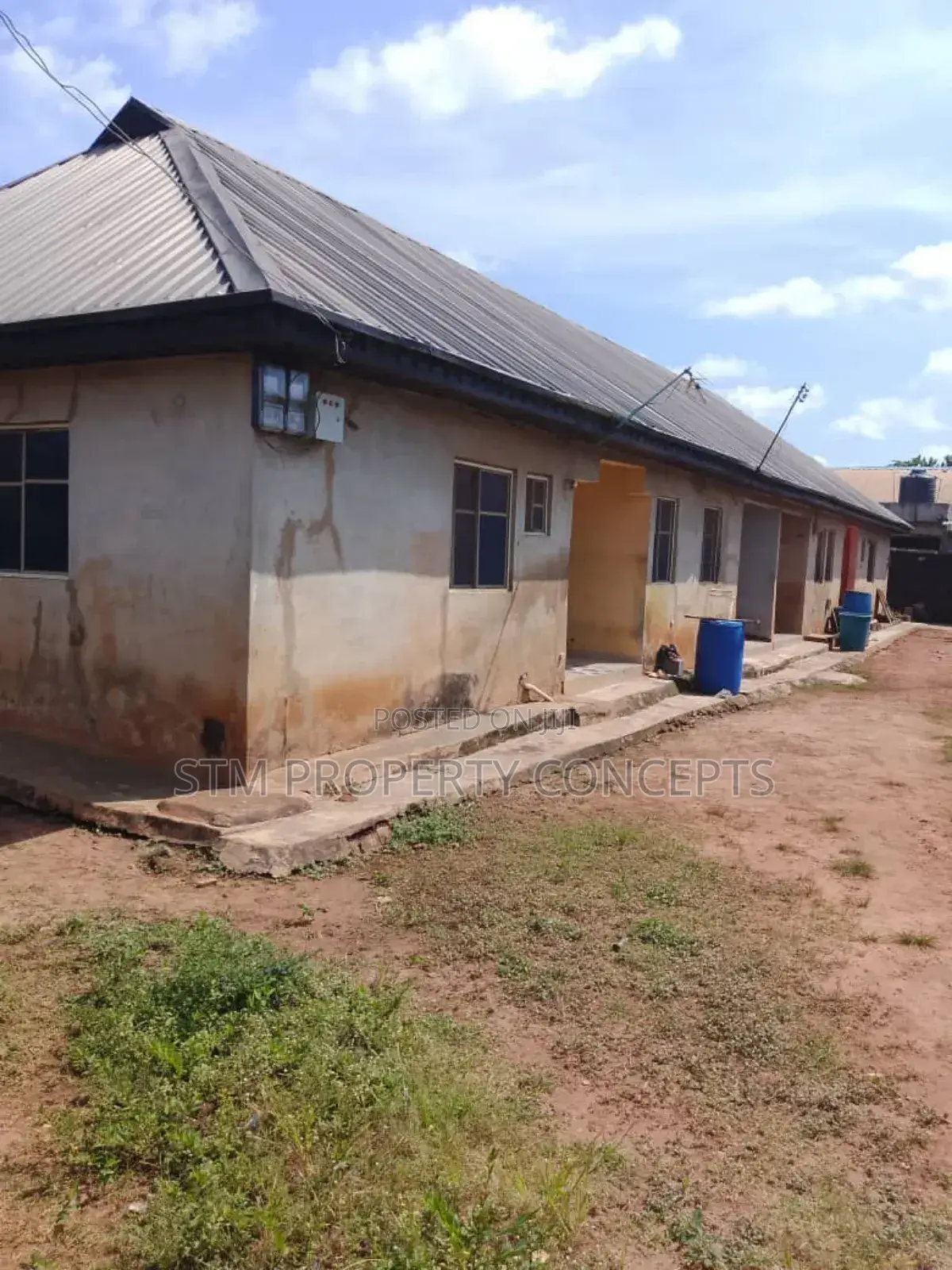 Furnished Mini Flat in Ayetoro for sale