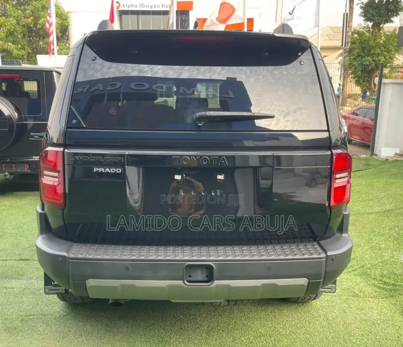 New Toyota Land Cruiser LC300 2025 Black