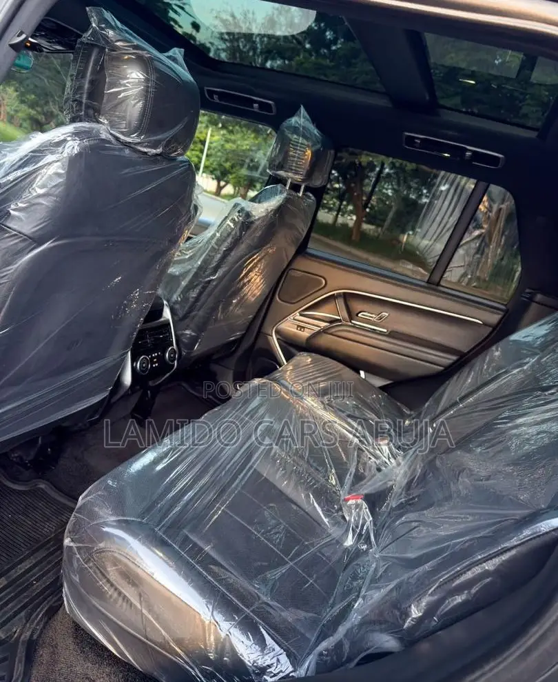 Land Rover Range Rover Vogue 2023 Black