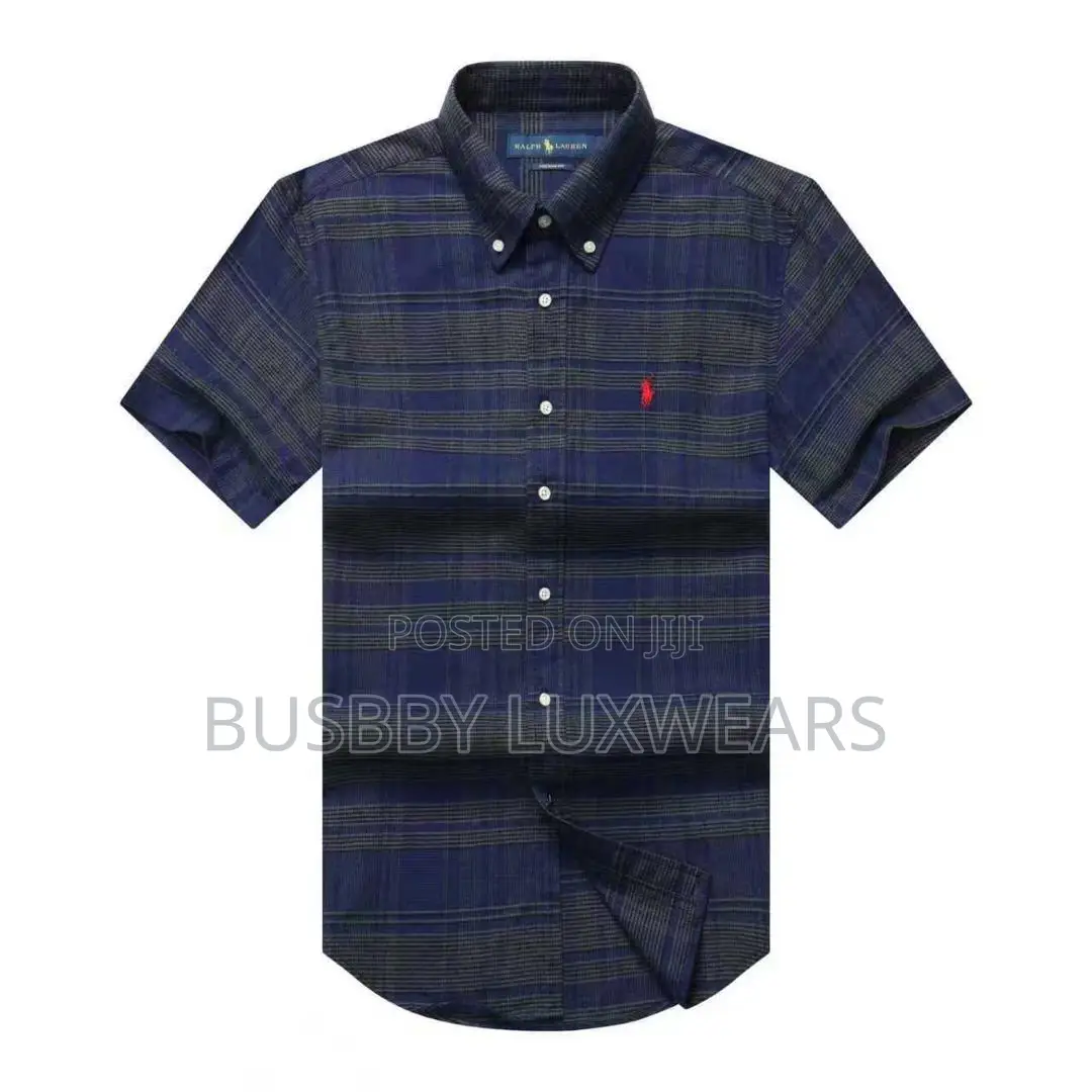 Short-Sleeved Checkered Shirts
