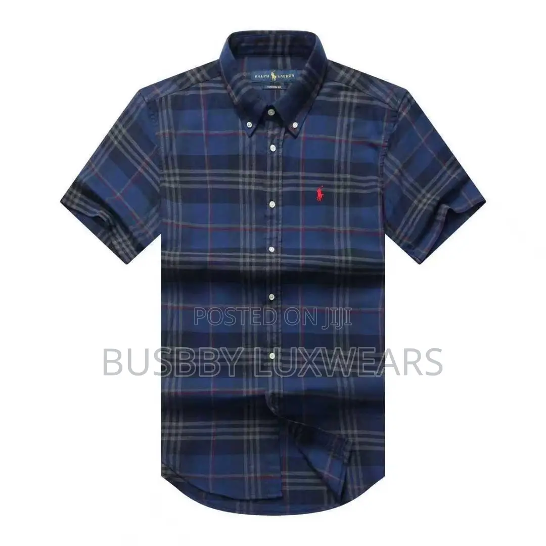 Short-Sleeved Checkered Shirts