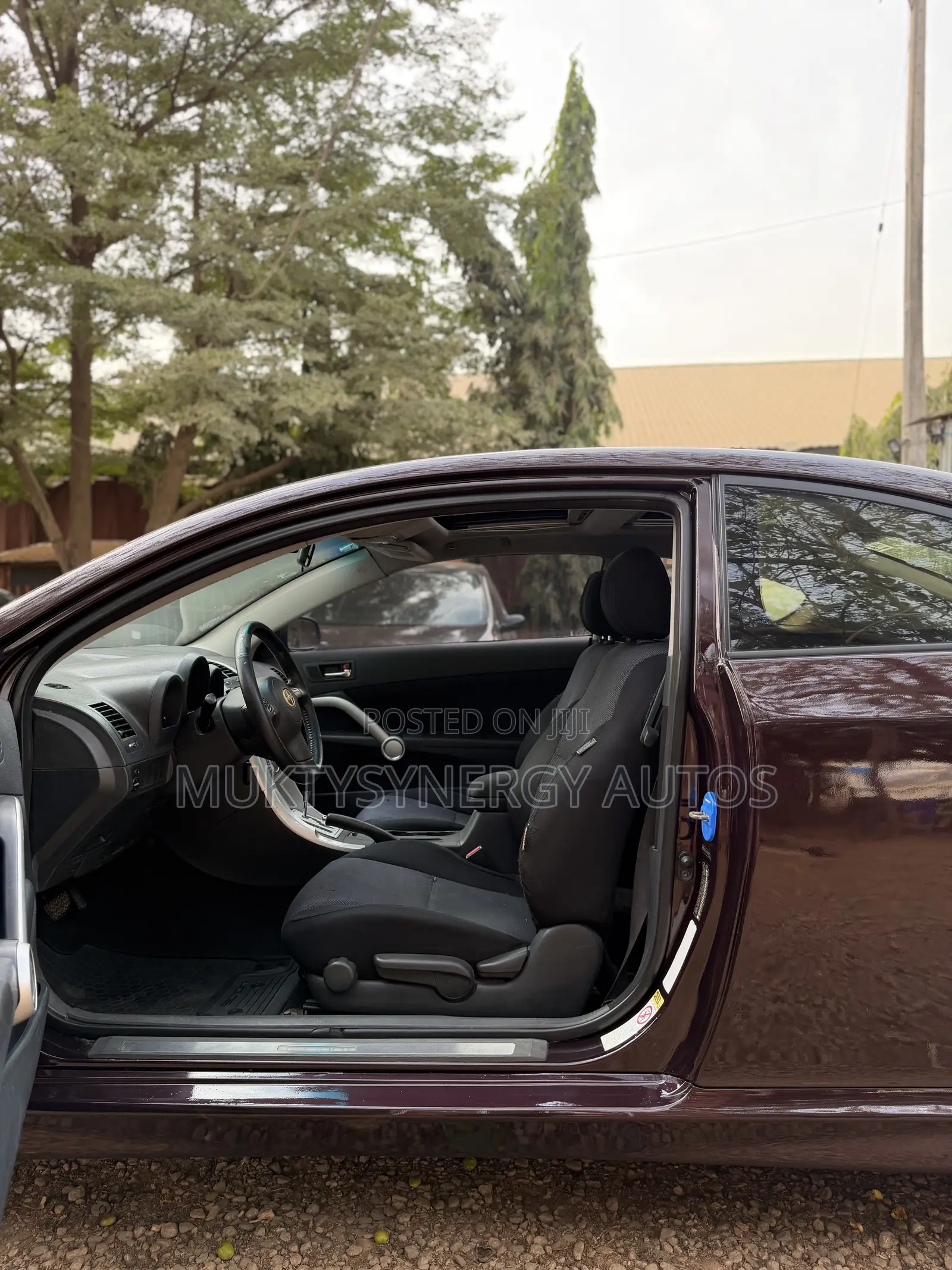 Scion tC Base 2009 Brown