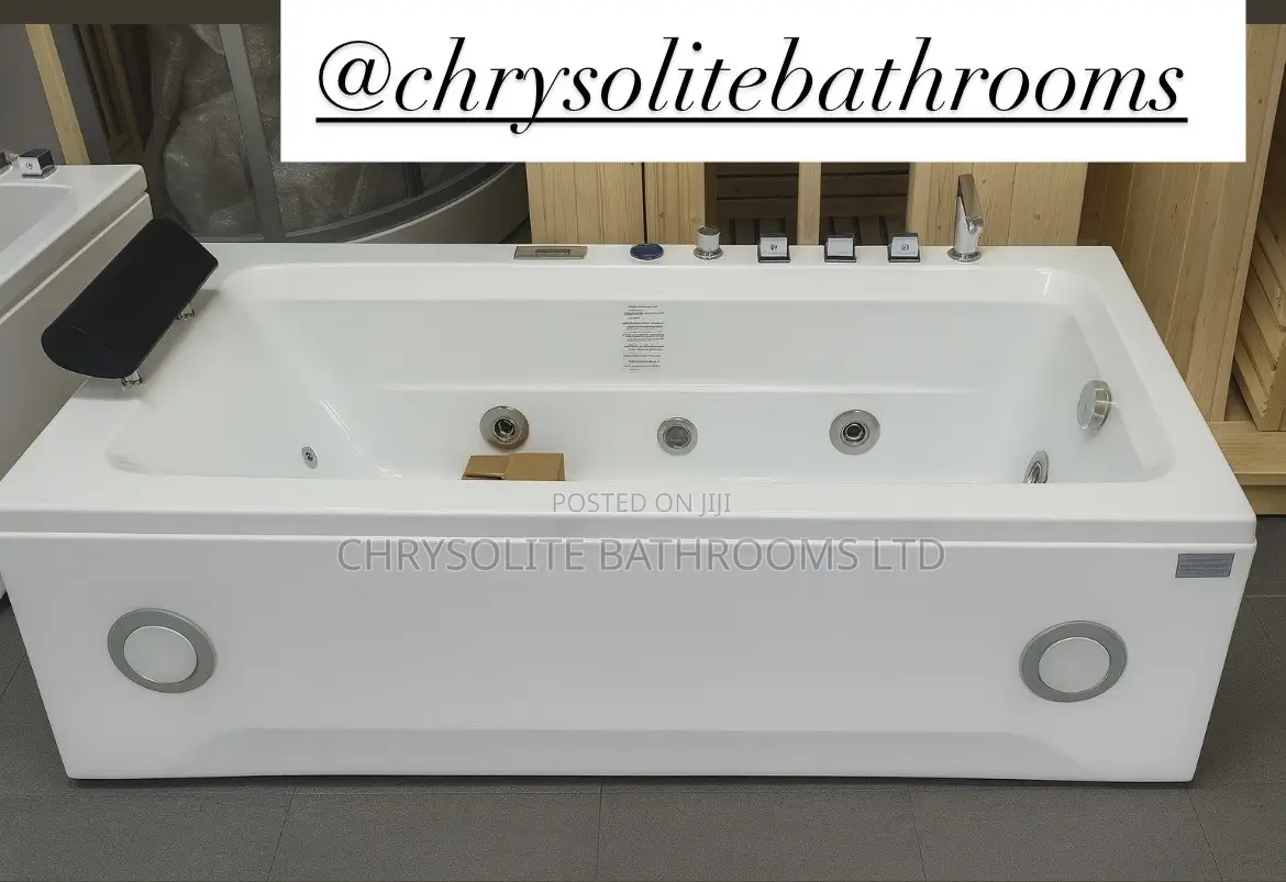 Jacuzzi Hydromassage Bathtub