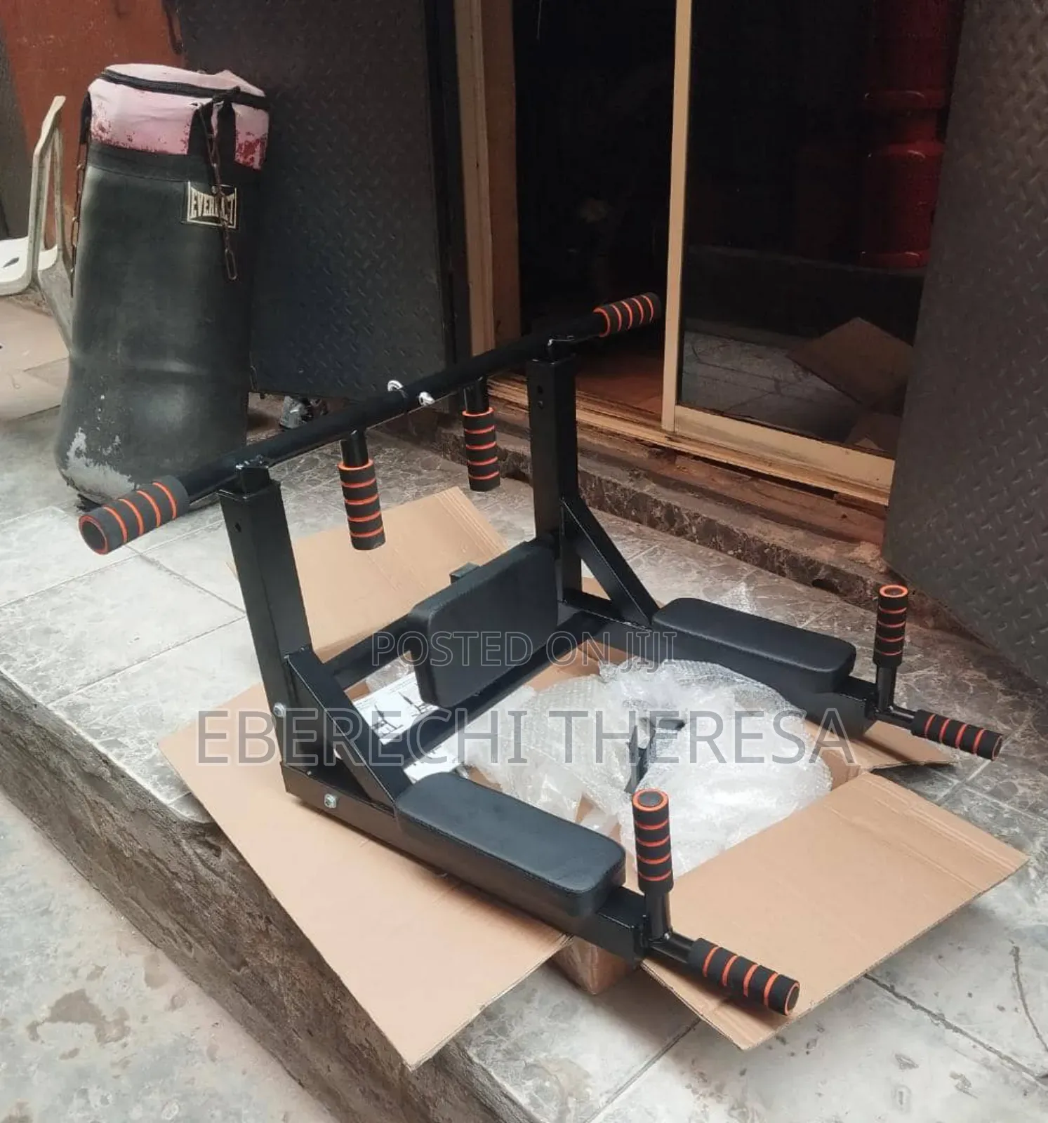 Wall Mounted Pull Up And Dip Station