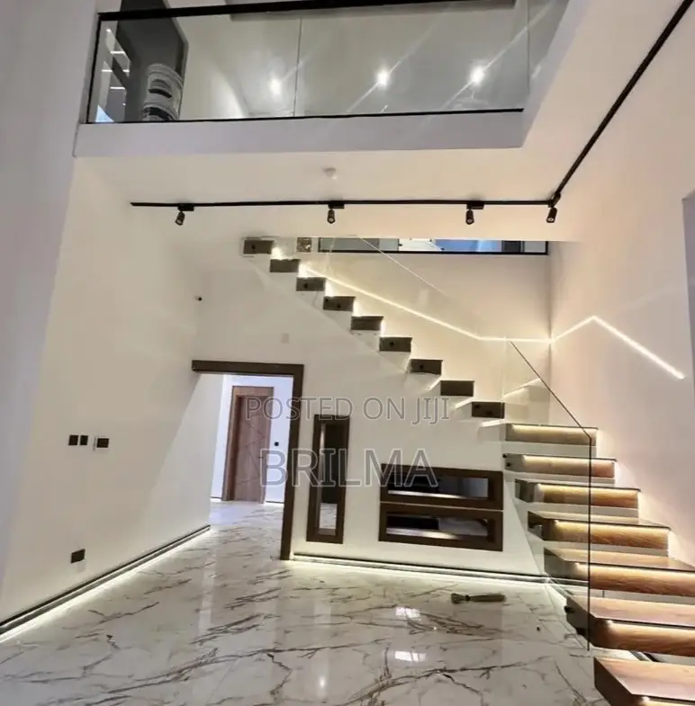 7bdrm Duplex in Asokoro for sale