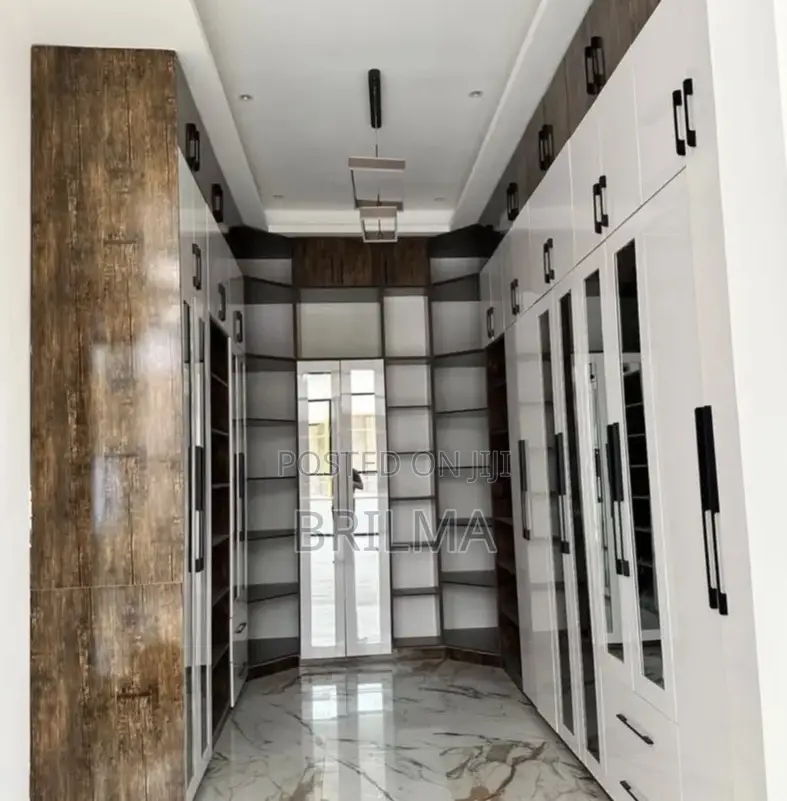 7bdrm Duplex in Asokoro for sale
