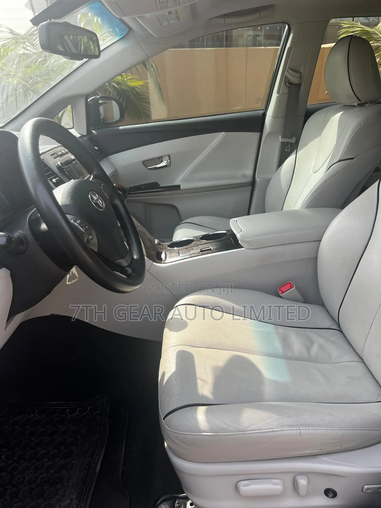 Toyota Venza V6 AWD 2012 Gray