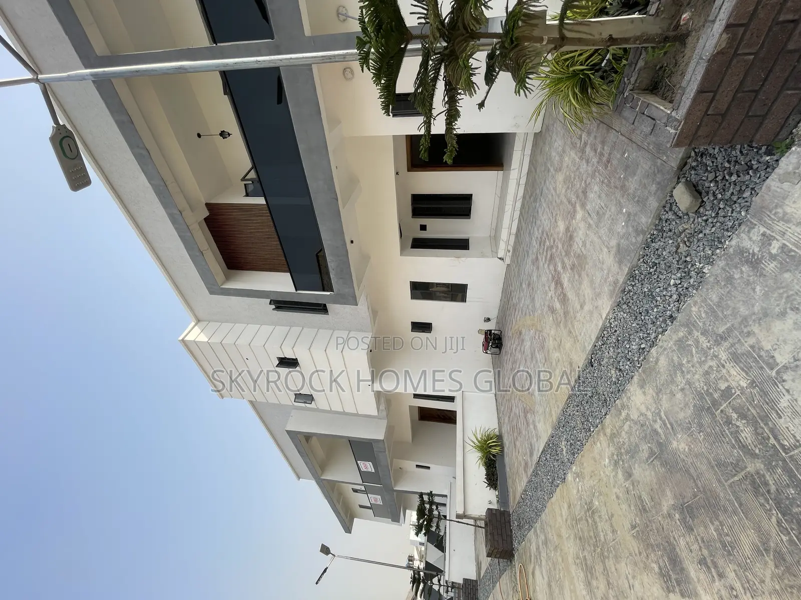 4bdrm Duplex in Olokonla for sale
