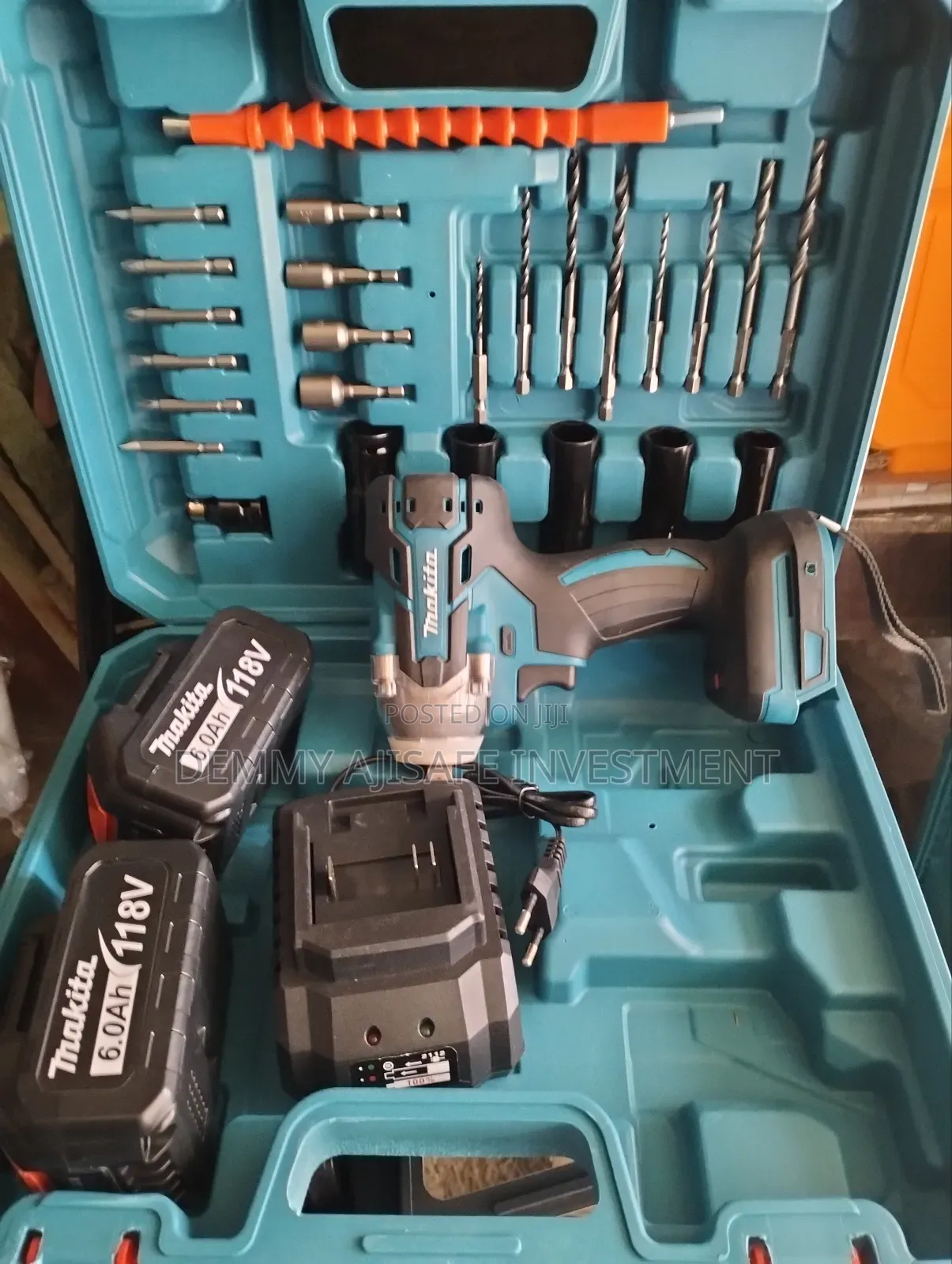 Makita Cordless Driver/Wrench Machine