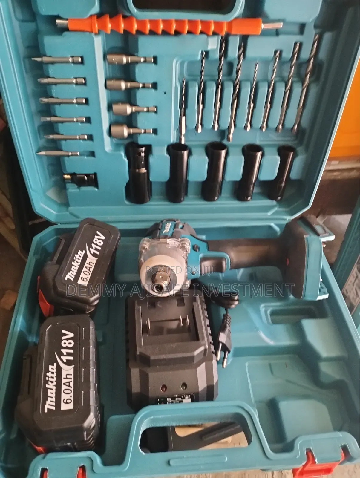 Makita Cordless Driver/Wrench Machine