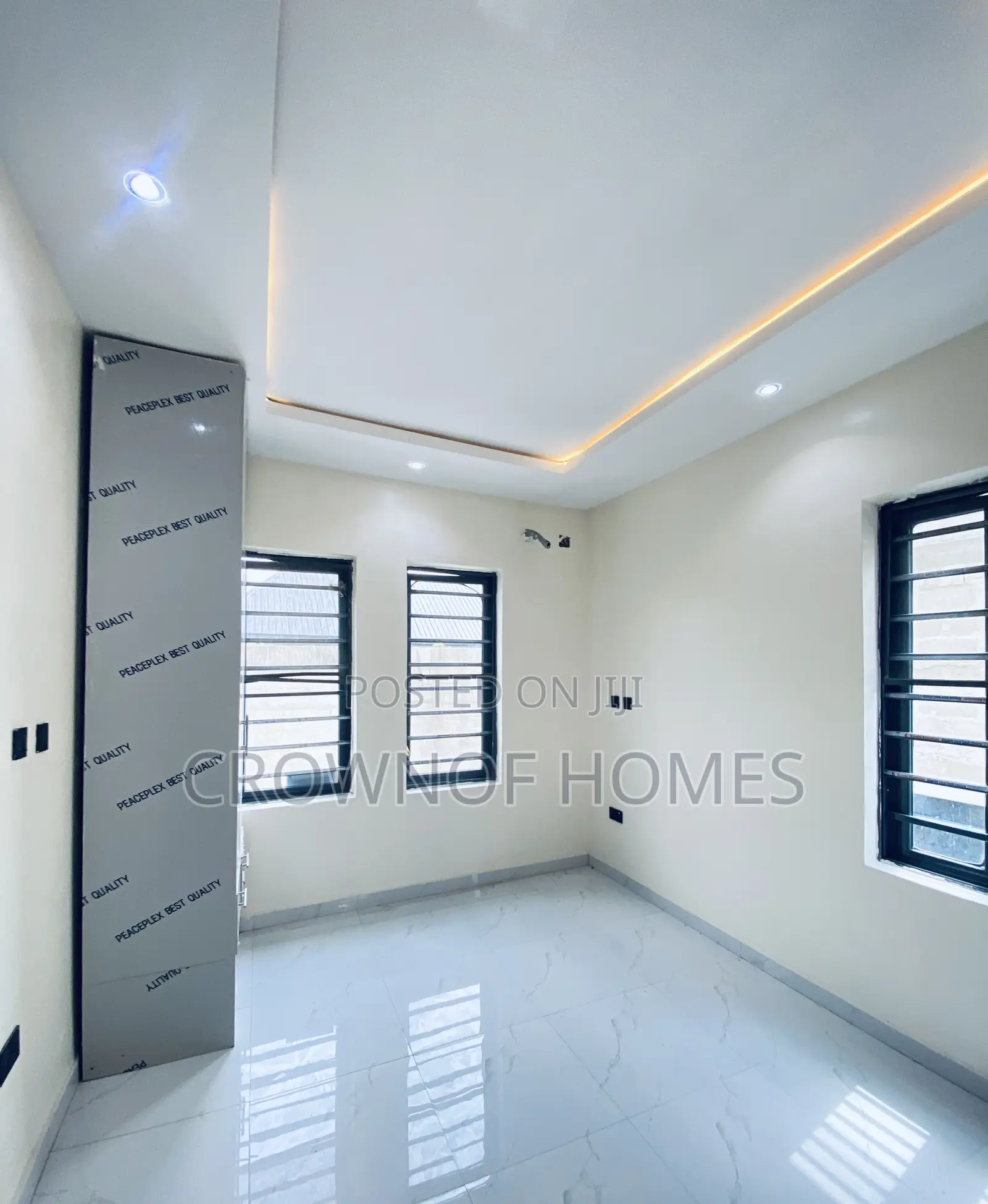 4bdrm Bungalow in Awoyaya for sale