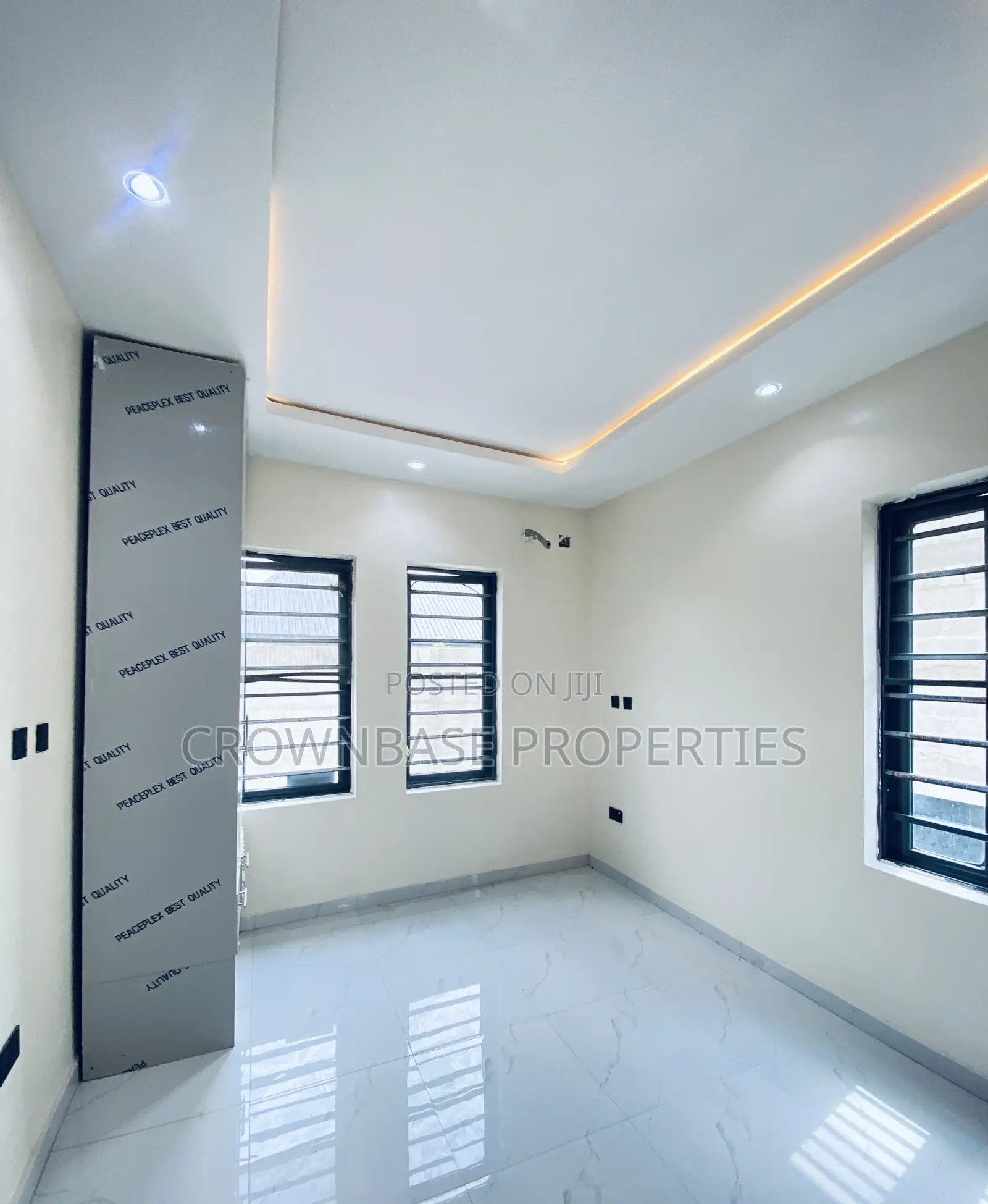 4bdrm Bungalow in Awoyaya for sale