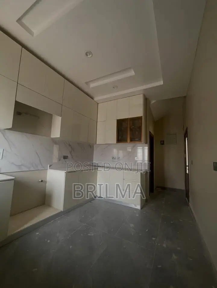 4bdrm Duplex in Guzape District for sale