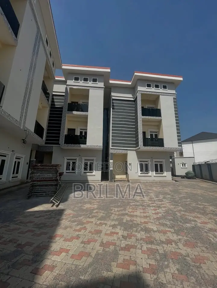 4bdrm Duplex in Guzape District for sale