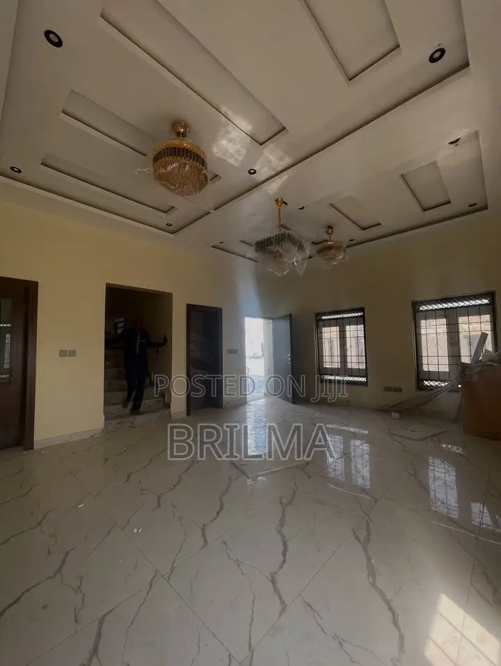 4bdrm Duplex in Guzape District for sale