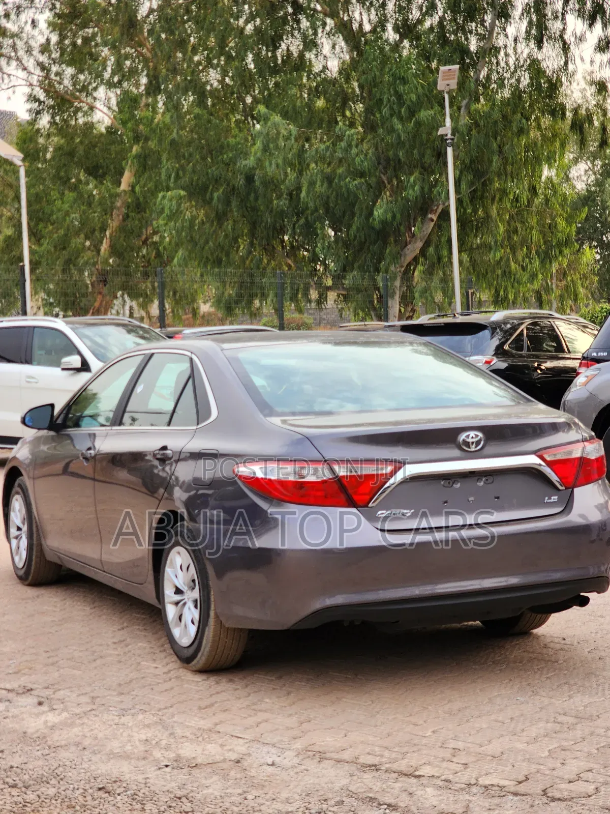 Toyota Camry LE 4dr Sedan (2.5L 4cyl 6A) 2016 Gray