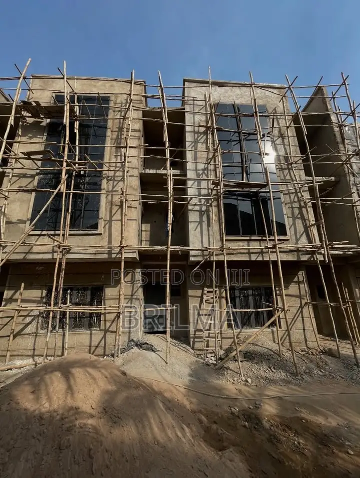 4bdrm Duplex in Jahi for sale