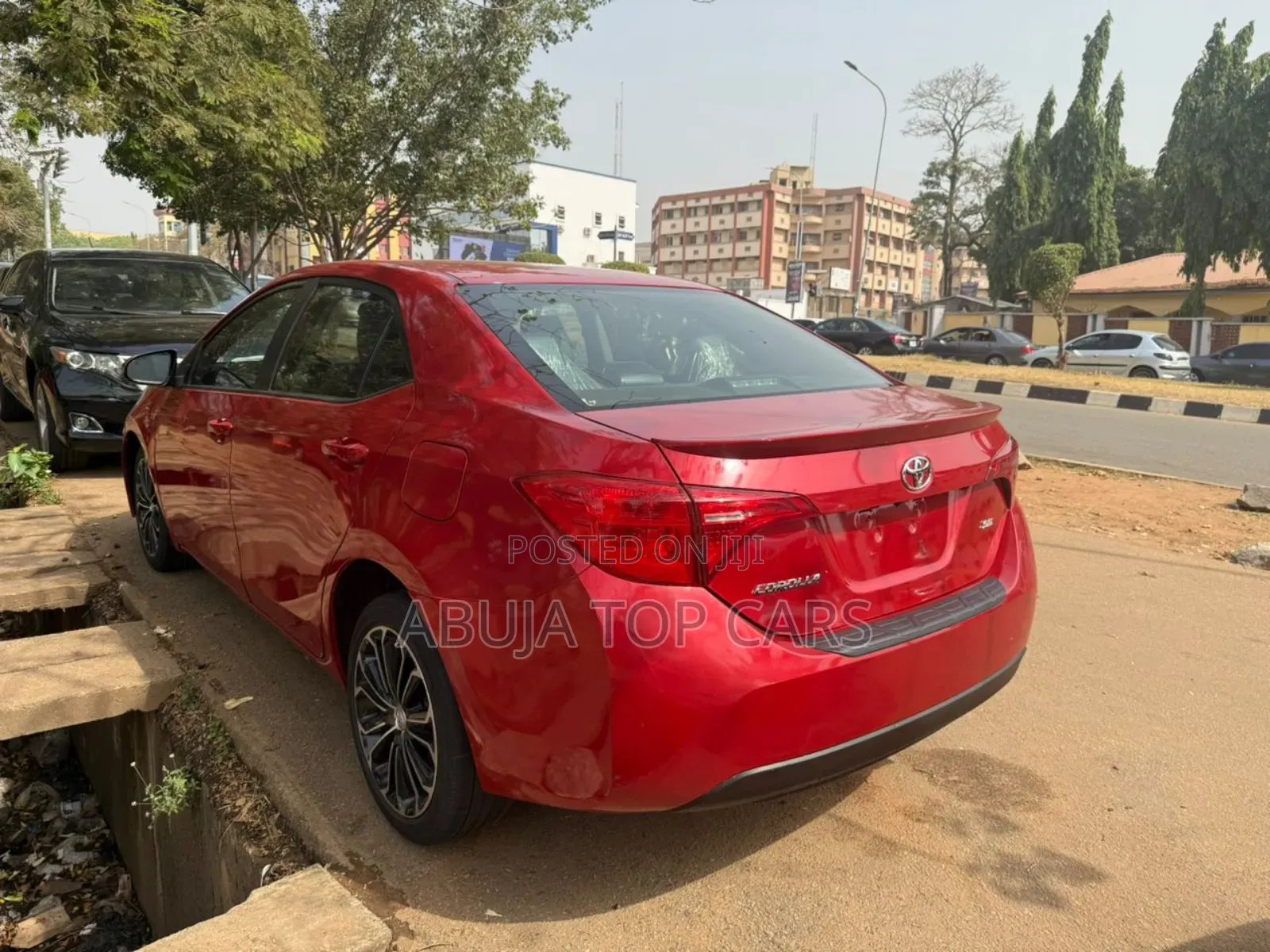 Toyota Corolla SE 4dr Sedan (1.8L 4cyl CVT) 2017 Red