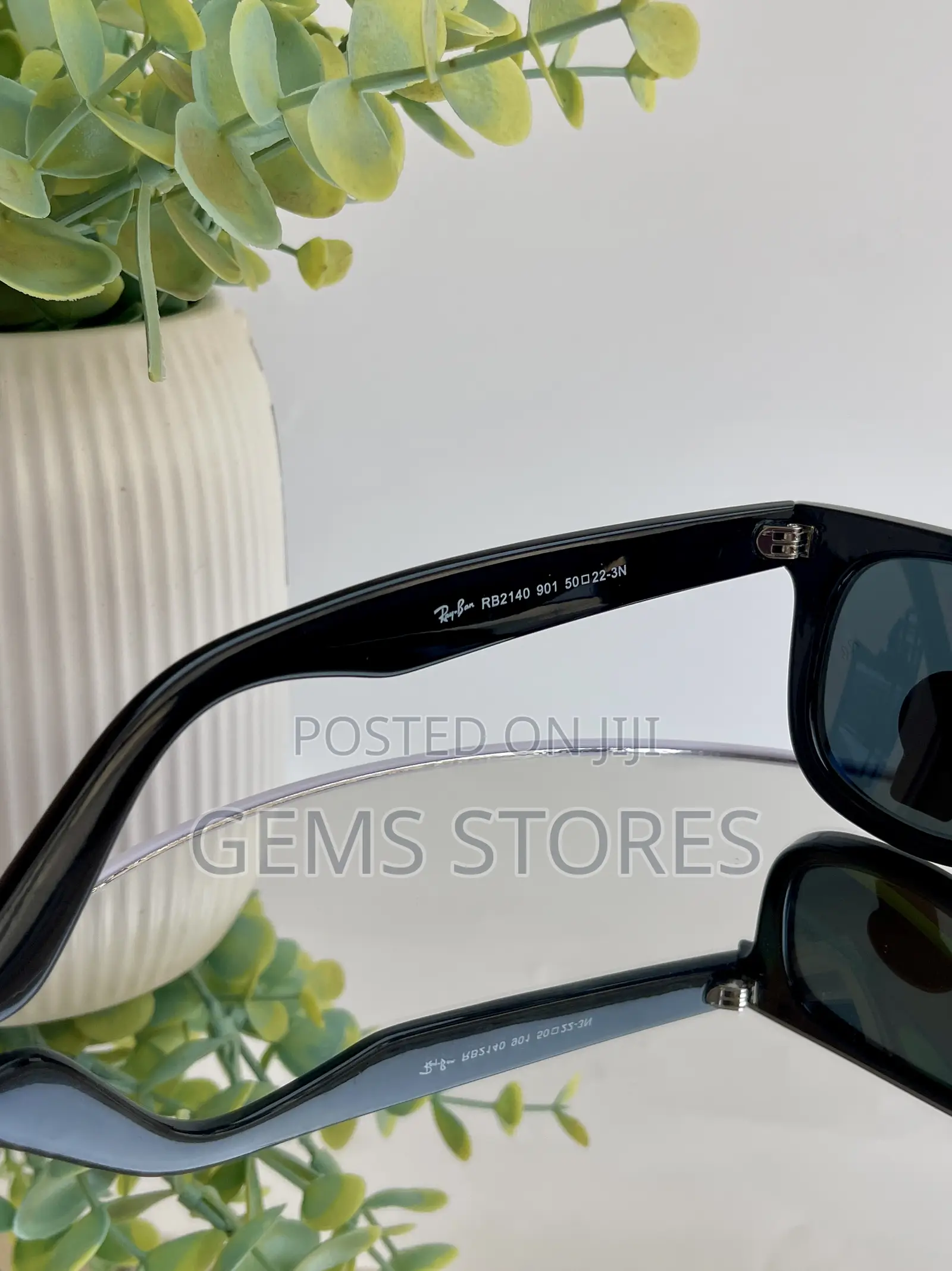 Classic Rayban Wayfarer Sunglasses