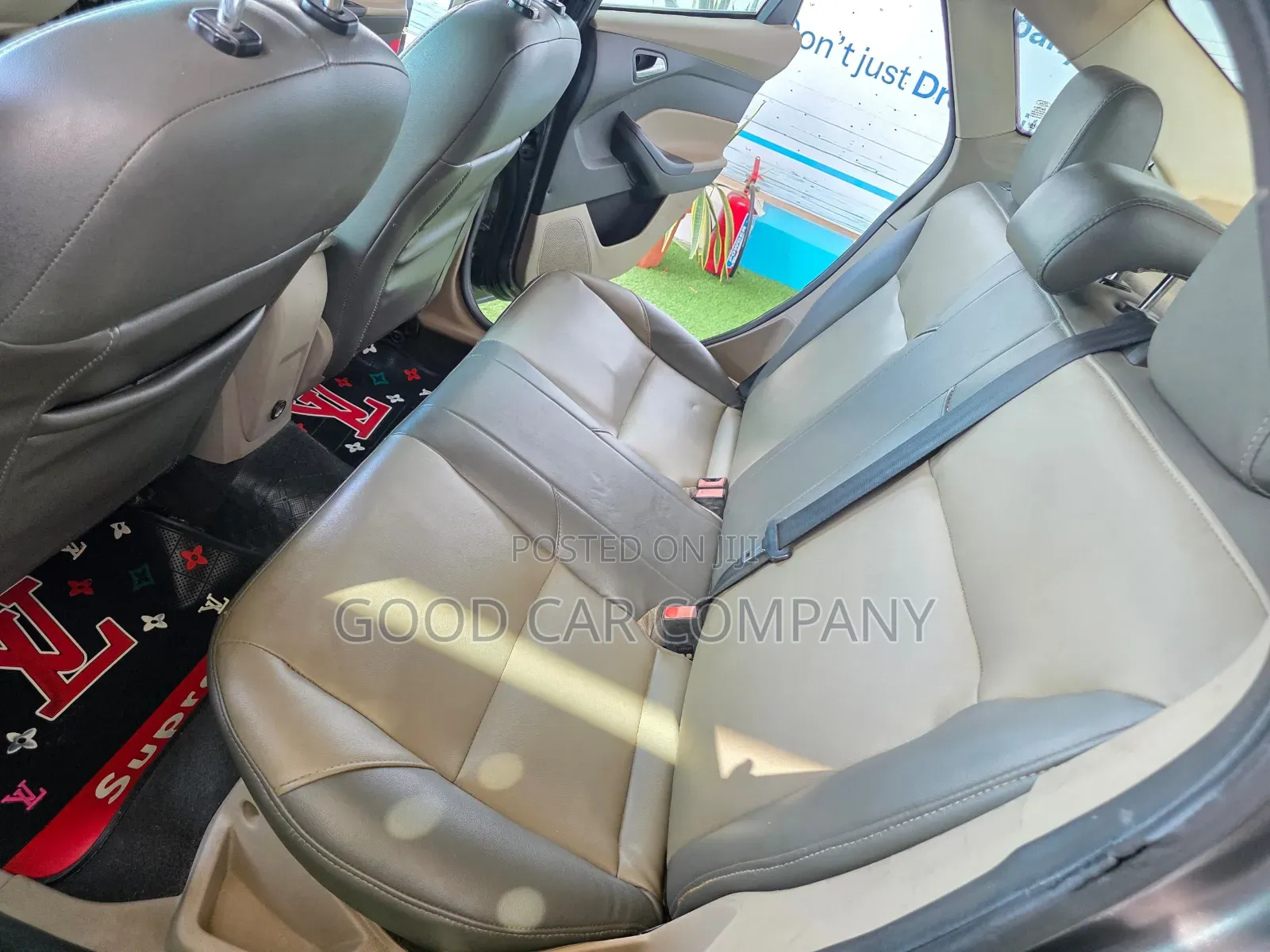 Ford Focus 2012 Gray