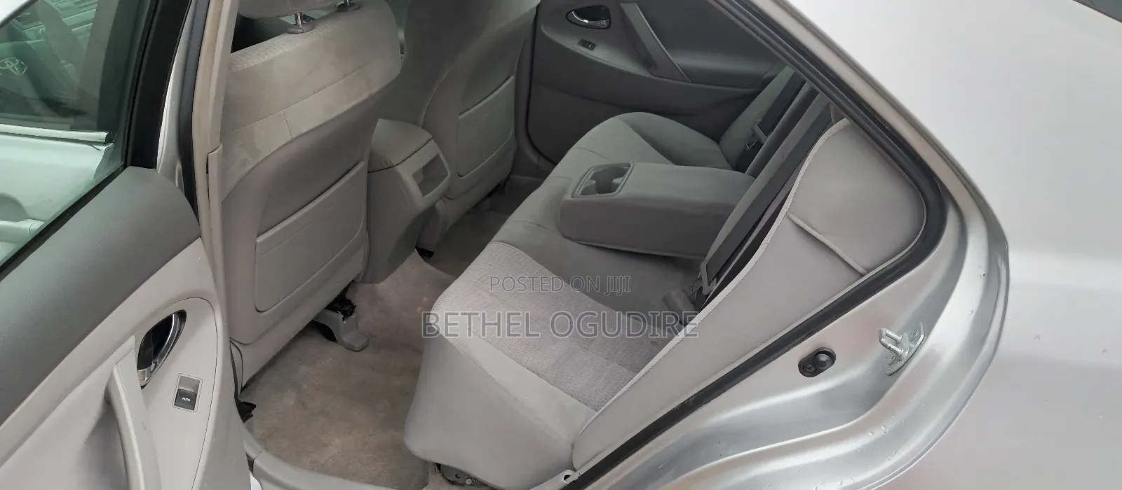 Toyota Camry LE 4dr Sedan (2.5L 4cyl 6A) 2011 Silver