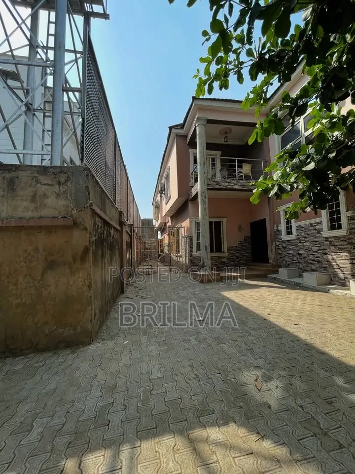 5bdrm Duplex in Kado for sale