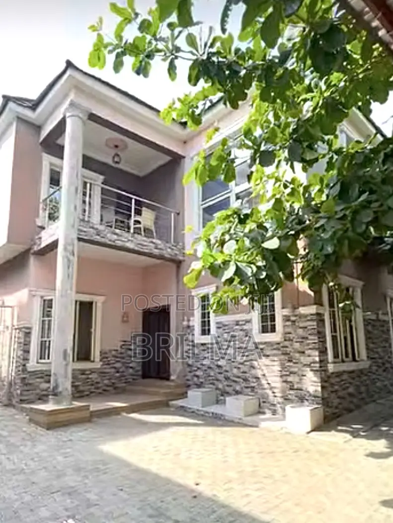5bdrm Duplex in Kado for sale
