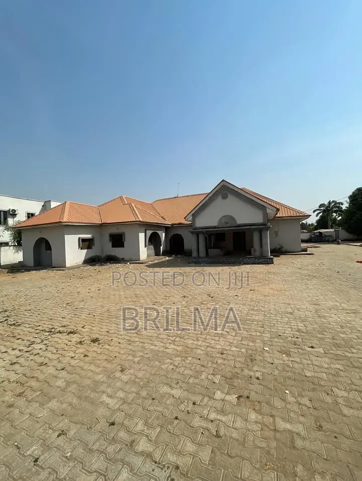 8bdrm Bungalow in Kado for sale