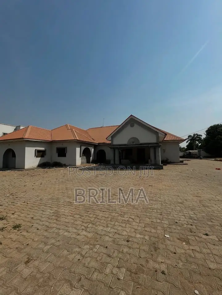 8bdrm Bungalow in Kado for sale